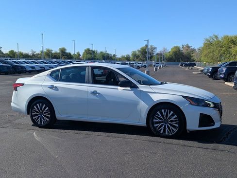 Certified 2025 Nissan Altima 2.5 SV image 9