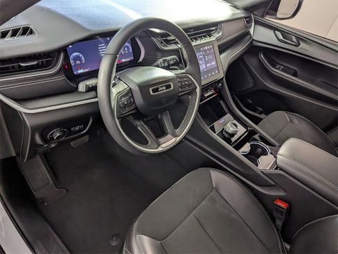 Certified 2023 Jeep Grand Cherokee Altitude image 11