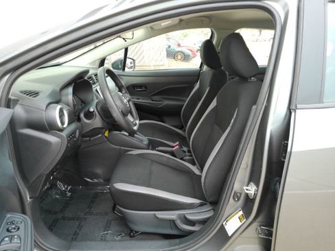 Used 2025 Nissan Versa S FWD image 12