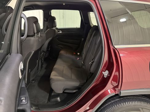 Used 2022 Jeep Grand Cherokee Laredo E image 11