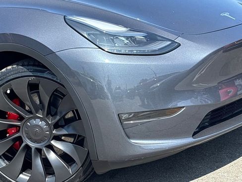 Used 2023 Tesla Model Y Performance image 8