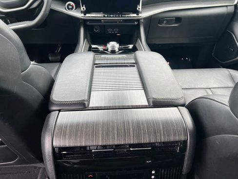 Used 2024 Jeep Wagoneer L Series II w/ Flexible Seating Group AWD/4WD image 21