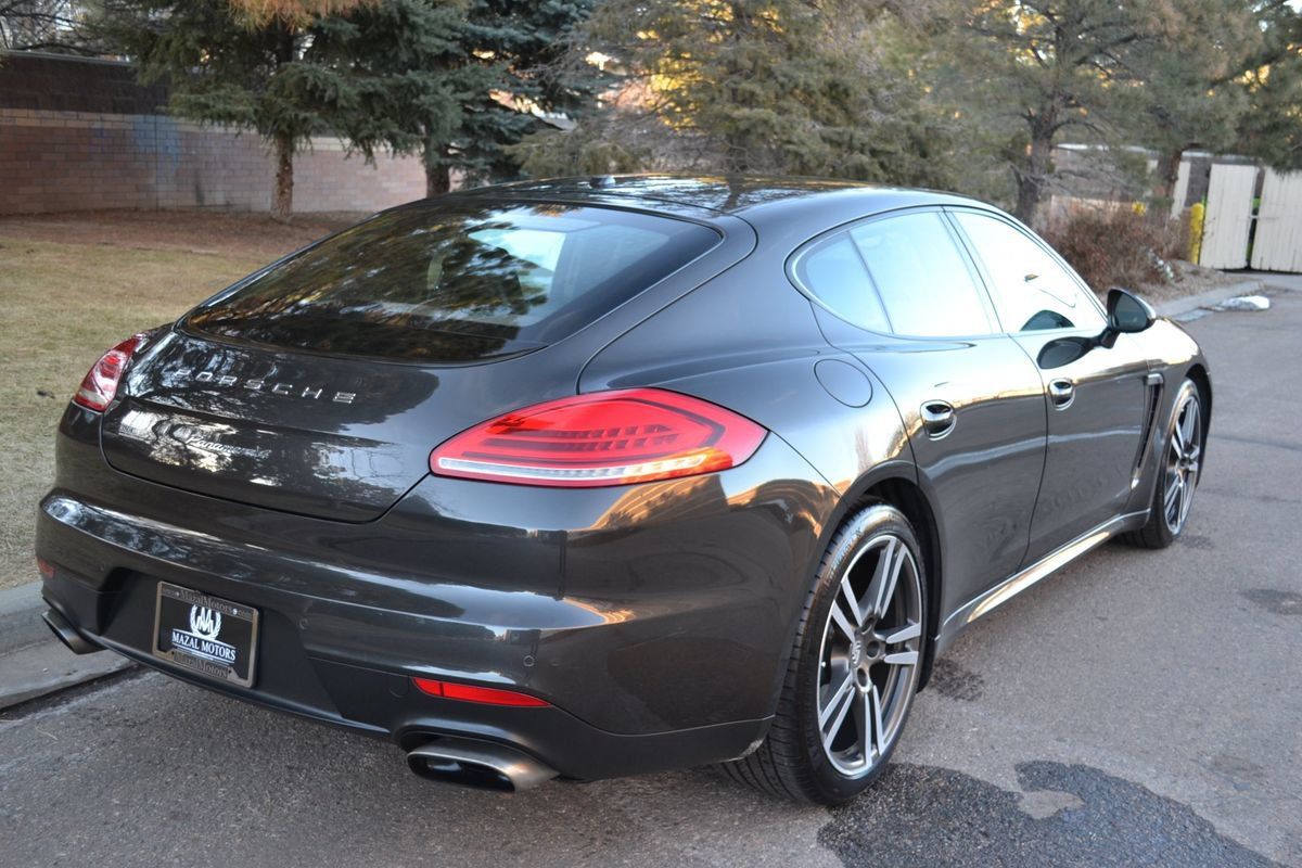 Used 2014 Porsche Panamera 4 w/ Premium Package AWD/4WD image 21