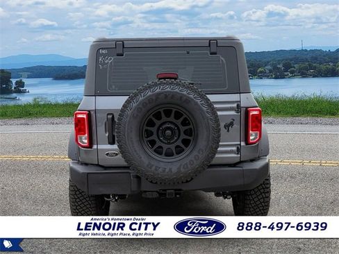 New 2025 Ford Bronco Base image 6