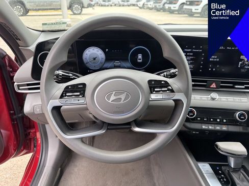 Used 2024 Hyundai Elantra SEL FWD image 29