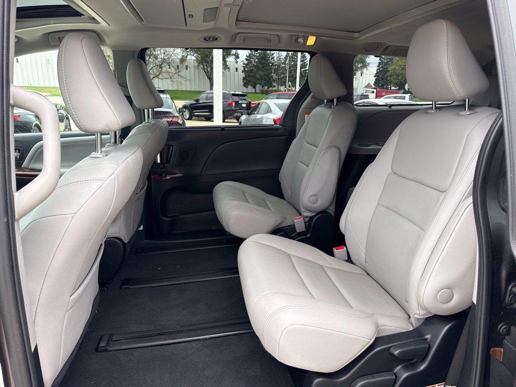 Used 2020 Toyota Sienna Limited Premium AWD/4WD image 10