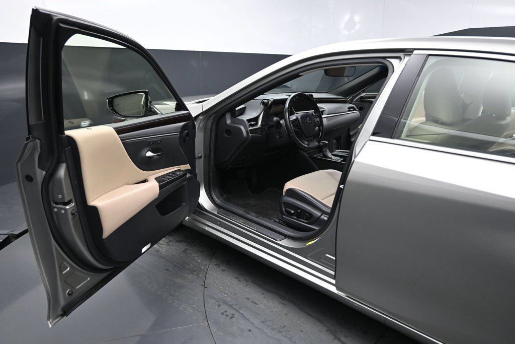 Used 2019 Lexus ES 300h w/ Premium Package FWD image 8