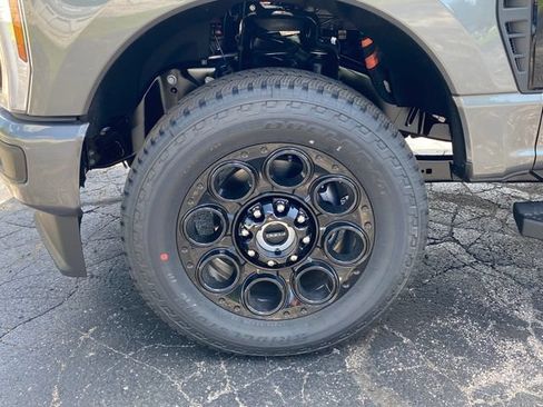 New 2026 Ford F250 XLT w/ XLT Premium Package AWD/4WD image 13