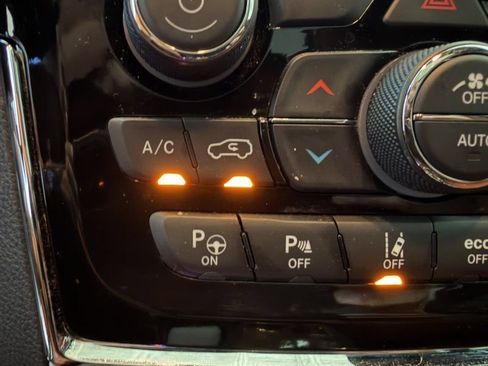 Used 2021 Jeep Grand Cherokee Overland AWD/4WD image 29