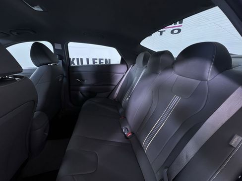 Used 2025 Hyundai Elantra Sport FWD image 25
