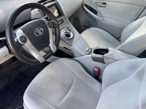 Used 2013 Toyota Prius Two image 4