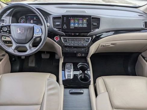 Used 2021 Honda Pilot Touring image 18