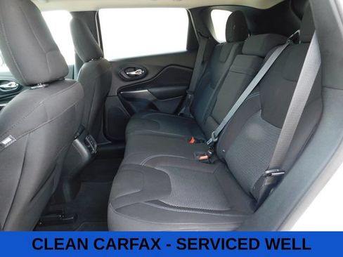 Used 2019 Jeep Cherokee Latitude w/ Popular Appearance Group FWD image 12