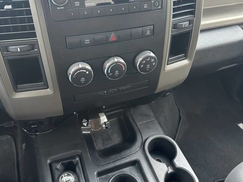 Used 2010 Dodge Ram 2500 Truck ST w/ SXT Appearance Group image 21