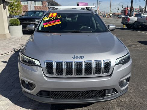 Used 2019 Jeep Cherokee Latitude Plus image 9