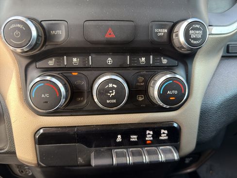 Used 2020 RAM 1500 Laramie AWD/4WD image 37