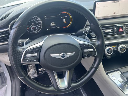 Used 2022 Genesis G70 2.0T image 11