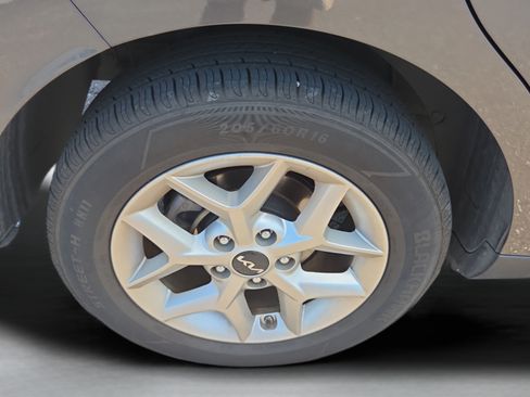 Used 2024 Kia Soul LX w/ Option Group 015 FWD image 30