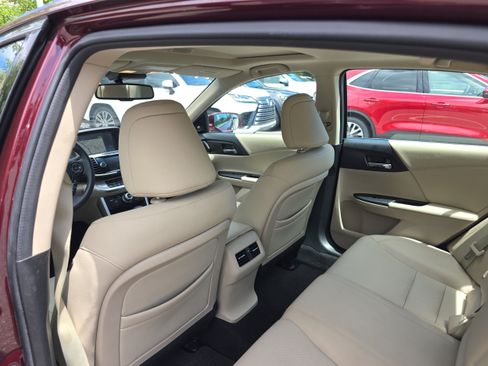 Used 2014 Honda Accord Touring image 16