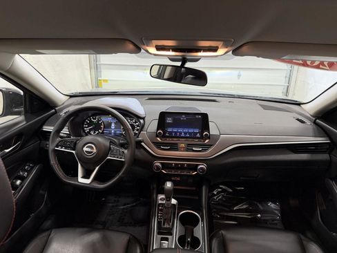 Used 2025 Nissan Altima 2.5 SR image 4