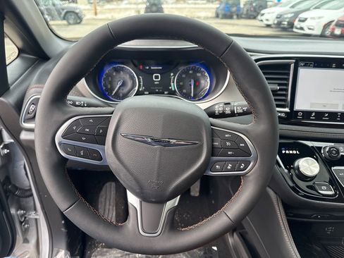 New 2026 Chrysler Pacifica Pinnacle image 10