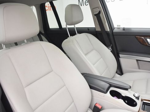 Used 2015 Mercedes-Benz GLK 350 2WD image 16