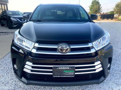 Used 2018 Toyota Highlander XLE w/ Protection Package #3 AWD/4WD image 3