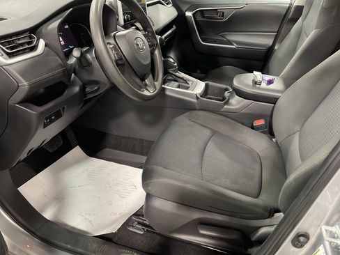 Used 2024 Toyota RAV4 LE image 8