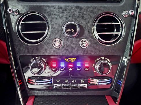 Used 2023 Rolls-Royce Cullinan Black Badge w/ Driver's Package image 32