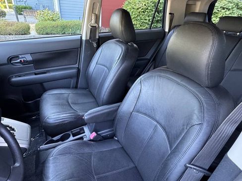 Used 2010 Scion xB FWD image 16