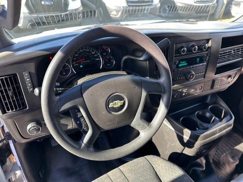 Used 2020 Chevrolet Express 2500 w/ Driver Convenience Package image 33