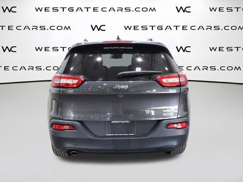 Used 2017 Jeep Cherokee Latitude w/ Comfort/Convenience Group image 4