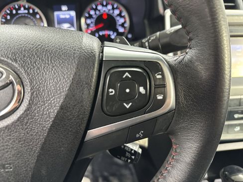 Used 2017 Toyota Camry SE image 35