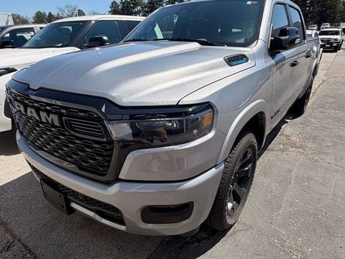 Used 2025 RAM 1500 Big Horn AWD/4WD image 2