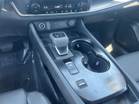 Used 2023 Nissan Rogue SV w/ SV Premium B Package FWD image 25