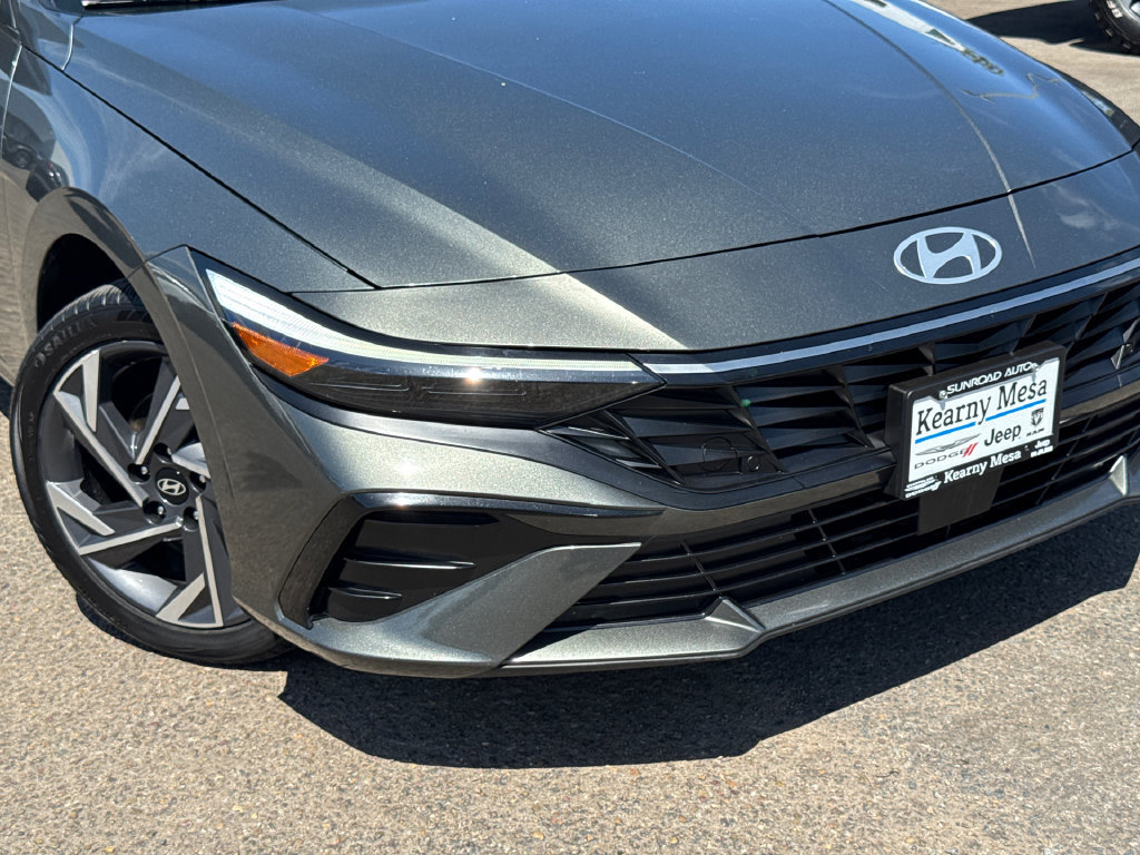 Used 2025 Hyundai Elantra SEL FWD image 6