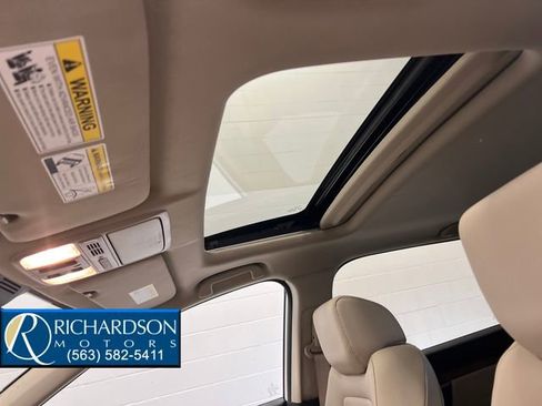 Used 2022 Honda CR-V Touring image 14