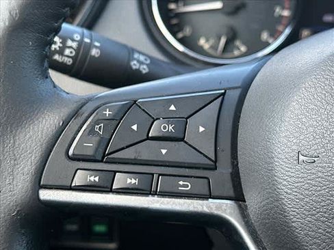 Used 2021 Nissan Rogue Sport SV FWD image 19