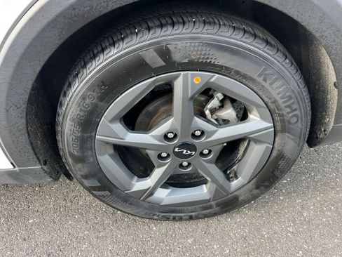 Used 2025 Kia K4 LXS image 29