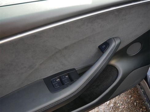 Used 2024 Tesla Model 3 Performance image 15