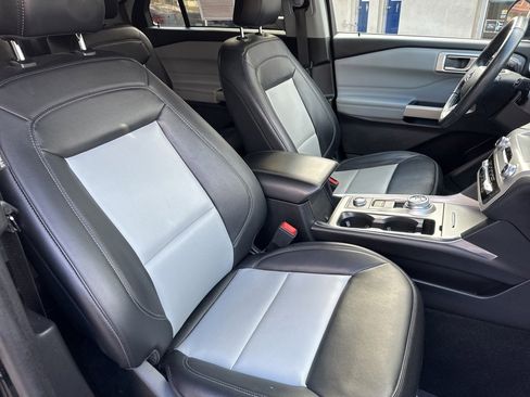 Certified 2023 Ford Explorer XLT w/ Equipment Group 202A image 17