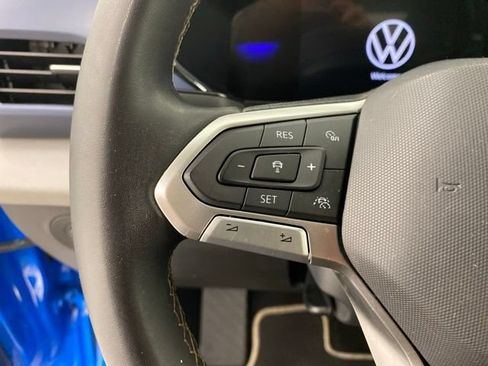 Used 2023 Volkswagen Taos SE AWD/4WD image 16