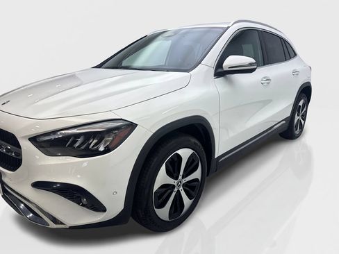 Used 2025 Mercedes-Benz GLA 250 image 11
