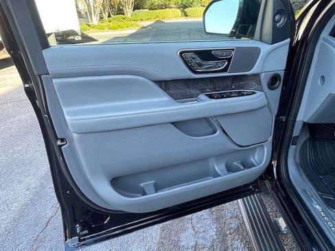 Used 2020 Lincoln Navigator L Reserve image 13