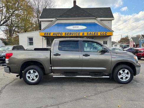 Used 2012 Toyota Tundra 4x4 CrewMax image 1