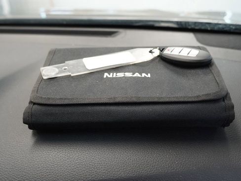 Used 2016 Nissan Rogue SL w/ SL Premium Package image 39