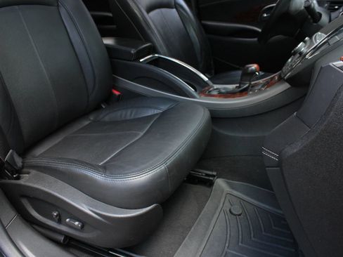 Used 2013 Buick LaCrosse Touring FWD image 29