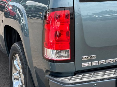 Used 2011 GMC Sierra 1500 Denali AWD/4WD image 25