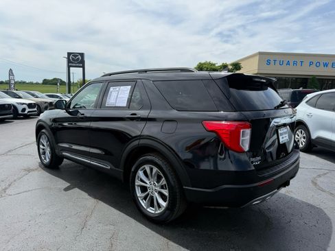 Used 2021 Ford Explorer XLT w/ Equipment Group 202A AWD/4WD image 28