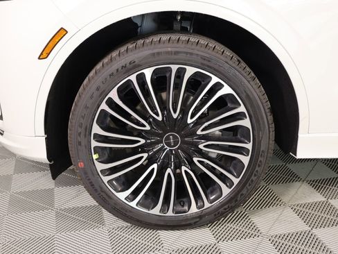 New 2026 Lincoln Aviator Black Label AWD/4WD image 19